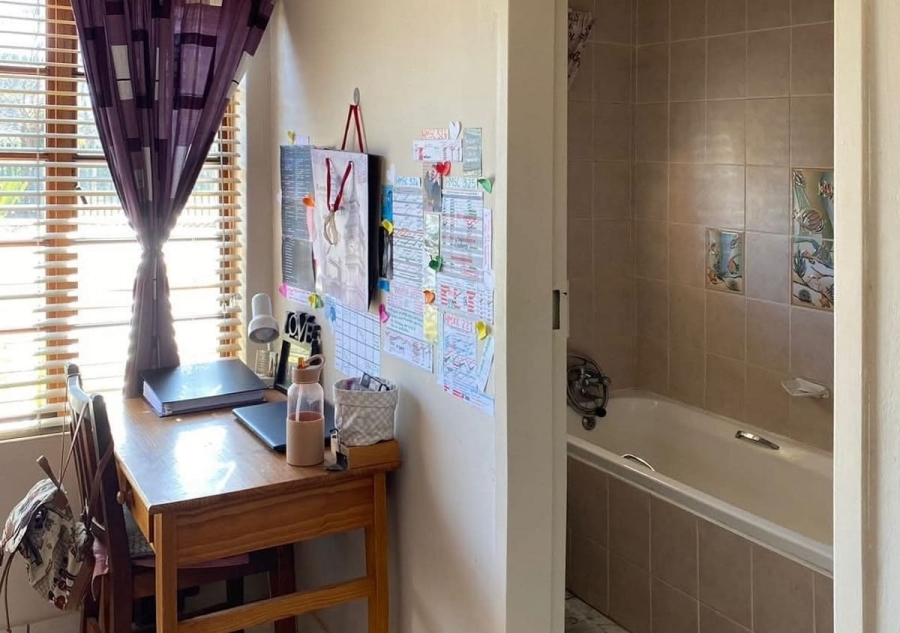 6 Bedroom Property for Sale in Mooivallei Park North West